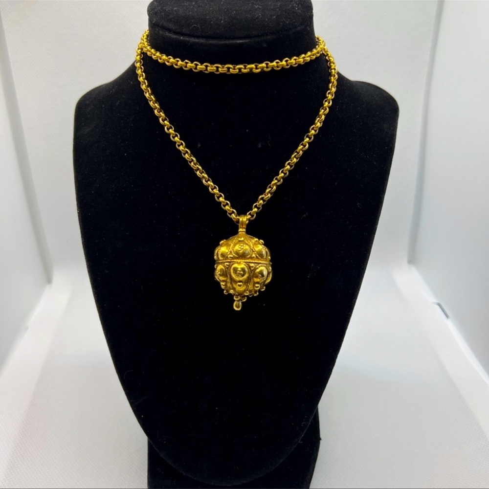 Metropolitan Museum of Art 22K Plated Necklace - Picture 2 of 6
